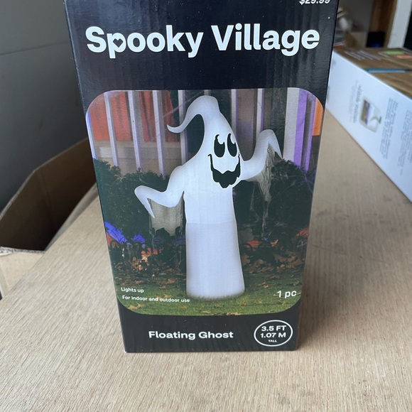Spooky Village Floating Ghost Inflatable - Picture 1 of 3